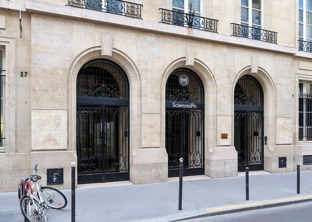 Ouvrir les portes des IEP de Paris et Lille aux lycéens de l’éducation prioritaire